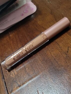 Belle Beauty kisser fixer Hydra shine gloss